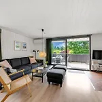 Vakantiehuis Lovely With Modern Facilities And Fenced Grounds *
