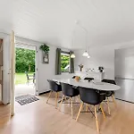 Lovely With Modern Facilities And Fenced Grounds Vakantiehuis Skjern