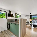 Lovely With Modern Facilities And Fenced Grounds Vakantiehuis *