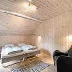 Lovely With Modern Facilities And Fenced Grounds *