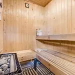 Vakantiehuis Lovely With Modern Facilities And Fenced Grounds *