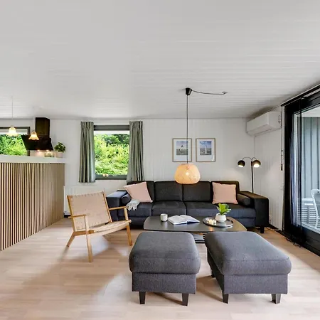 Lovely With Modern Facilities And Fenced Grounds, Skjern