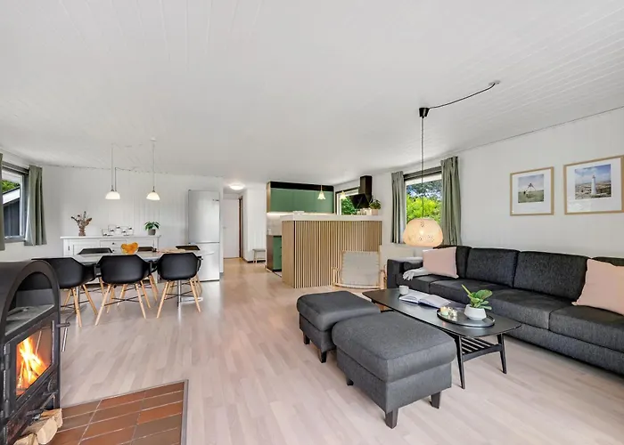 Lovely With Modern Facilities And Fenced Grounds Skjern