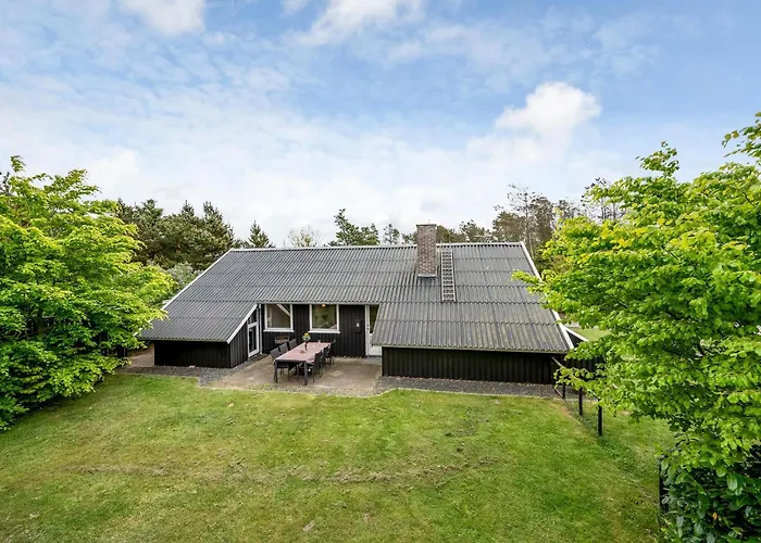 Lovely With Modern Facilities And Fenced Grounds Skjern